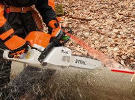 Mit dem weltweit neuen Lasersystem STIHL Laser 2-in-1 vereinfacht der
Waiblinger Motorger�tehersteller die Baumf�llung und das Abl�ngen von Brennholz.&copy; STIHL