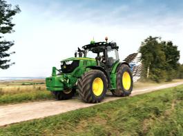 Die neue 6R-Baureihe von John Deere umfasst neun Modelle von 125 bis 240 PS Nennleistung. &copy; John Deere