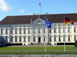 Das derzeit unbewohnte Schloss Bellevue als Sitz des Bundespr�sidenten wird schon in naher Zukunft wieder einen Hausherren haben.&copy; Max/fotolia