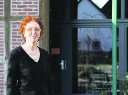 Hiltrud W�pking ist gelernte Ern�hrungsberaterin. Sie hat sich im Sommer 2008 mit dem Hofcaf� in Petzen, einem Ortsteil von B�ckeburg, selbstst�ndig gemacht.&copy; Hasemann