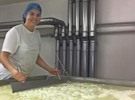 Kathrin Meyer hat in der Herstellung von Käse eine ebenso 
abwechslungsreiche wie erfüllende Tätigkeit gefunden.