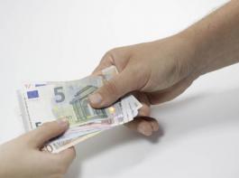 Laut dem Stuttgarter Landwirtschaftsministerium soll ab dieser Woche erstes Frdergeld auf Betrieben ankommen. 