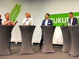 Delegierte aus Südbaden diskutierten zum Thema Zukunftsbauer in Lübeck
 engagiert mit, wie hier  Michael Fröhlin (links) ...