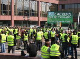 Am Rande der Agrarministerkonferenz demonstrierte der DBV in Bad Homburg fr seine Anliegen.
