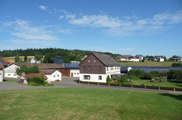 <center>Unser Hof</center>