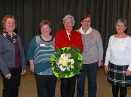 Der Bezirksverband feierte fnf engagierte Landfrauen, deren Leistungen das Land mit der Silbernen Ehrennadel honoriert hat: Cornelia Biehle, Beate Haack, Martha Frey, Renate Schmidt und Brbel Engler. 