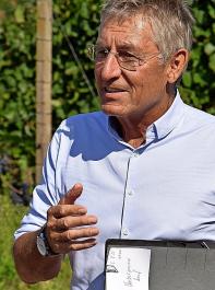 Rainer Zeller forderte von der Landesregierung Unterstützung für die Weinbaubetriebe ein.
