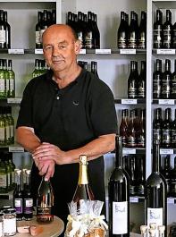 In der Vinothek bei Frank Gauss ist das Sortiment der Weinmanufaktur Weingarten erhältlich