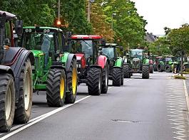 In mehreren Städten Deutschlands  hat LSV Deutschland am Mittwoch demonstriert. In Stuttgart waren es laut Veranstalter 200 Bäuerinnen und Bauern mit 100 Traktoren.