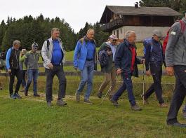 Auf Schusters Rappen in den Bergen Sdtirols unterwegs:  Der Alpengipfel fand im Rahmen der Europawanderung statt, die der Sdtiroler Bauernbund seit vielen Jahren jeweils Anfang August organisiert.