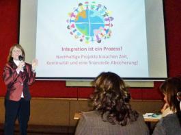Friederike Blum (li.) bei der Fachtagung „LAND. FRAUEN.ZUKUNFT” in Ravensburg: „Was den Untersttzungsbedarf betrifft, ist die Gesundheit das Thema Nummer eins.” 